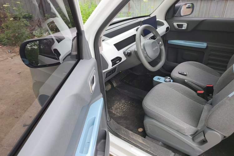 Used Geely Galaxy Panda 2024 Panda Mini 200km Endurance Bear Driver Seat