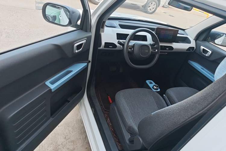 Used Geely Galaxy Panda 2024 Panda Mini 200km Endurance Bear Driver Seat