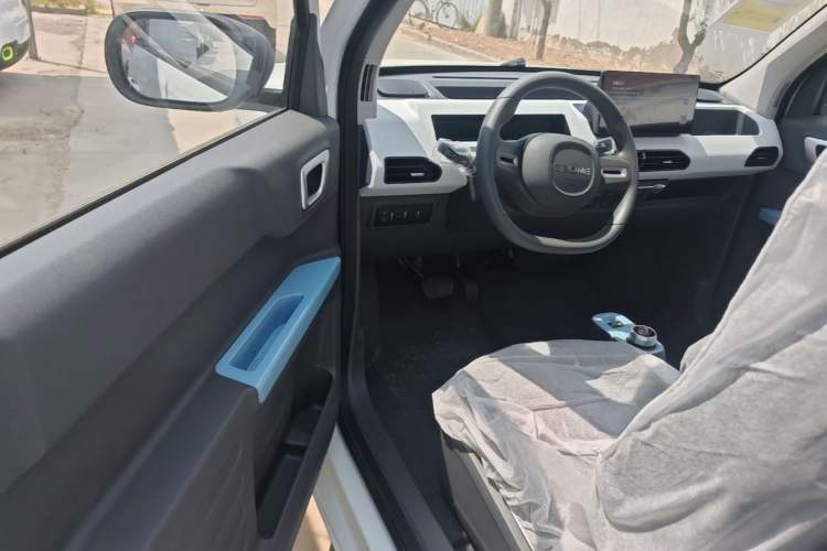 Used Geely Galaxy Panda 2024 Panda Mini 200km Endurance Bear Driver Seat