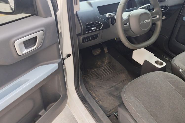 Used Geely Galaxy Panda 2024 Panda Mini 200km Endurance Bear Driver Seat