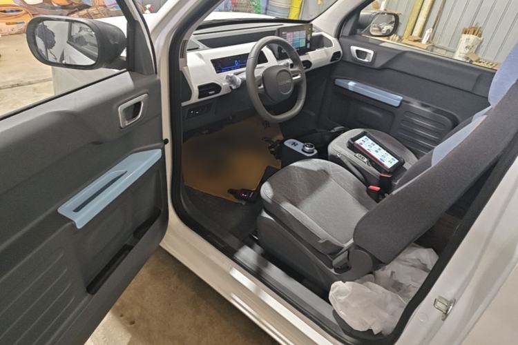 Used Geely Galaxy Panda 2024 Panda Mini 200km Endurance Bear Driver Seat