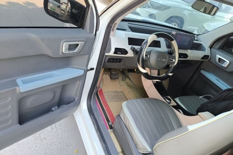 Used Geely Galaxy Panda 2024 Panda Mini 200km Endurance Bear Driver Seat