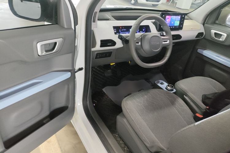 Used Geely Galaxy Panda 2024 Panda Mini 200km Endurance Bear Driver Seat