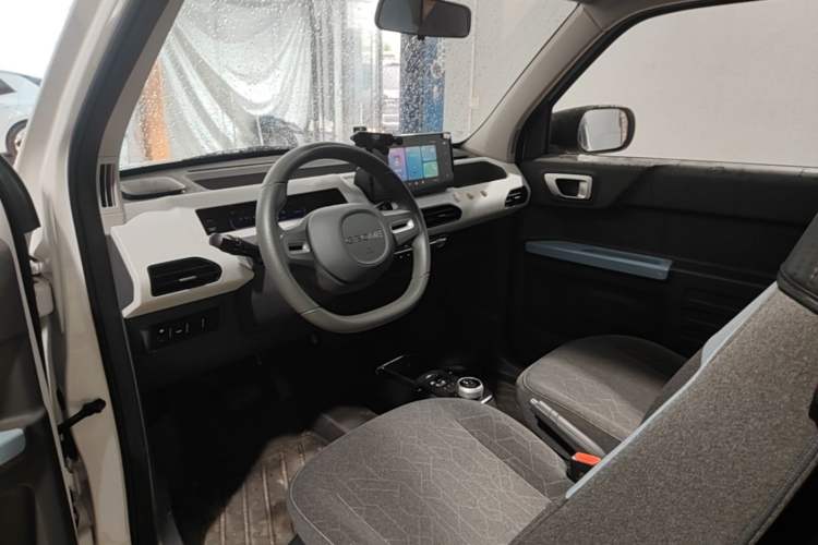 Used Geely Galaxy Panda 2024 Panda Mini 200km Endurance Bear Driver Seat