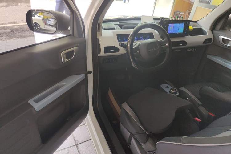 Used Geely Galaxy Panda 2024 Panda Mini 200km Endurance Bear Driver Seat