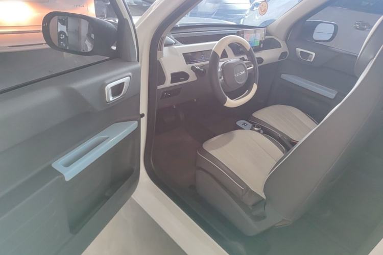 Used Geely Galaxy Panda 2024 Panda Mini 200km Endurance Bear Driver Seat