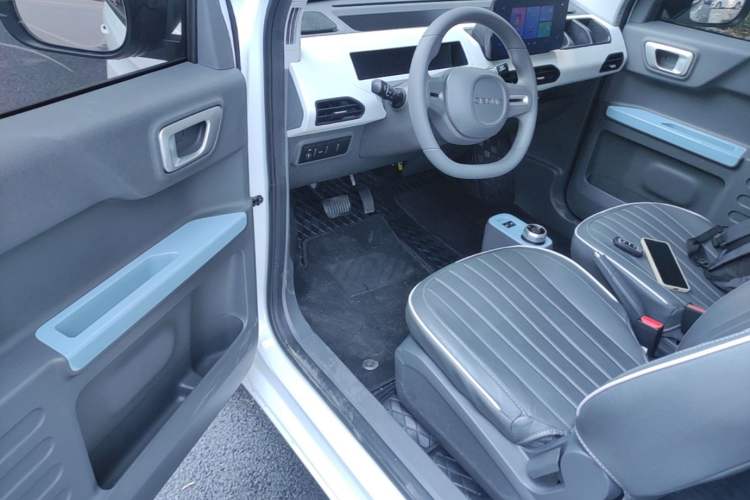 Used Geely Galaxy Panda 2024 Panda Mini 200km Endurance Bear Driver Seat