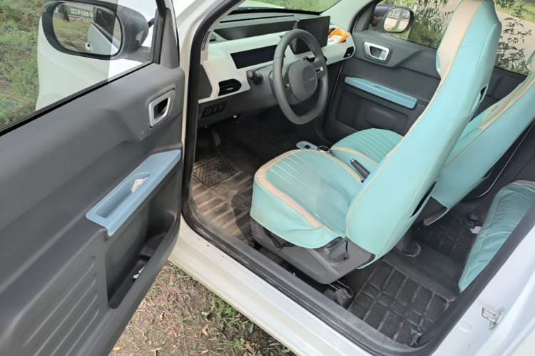 Used Geely Galaxy Panda 2024 Panda Mini 200km Endurance Bear Driver Seat