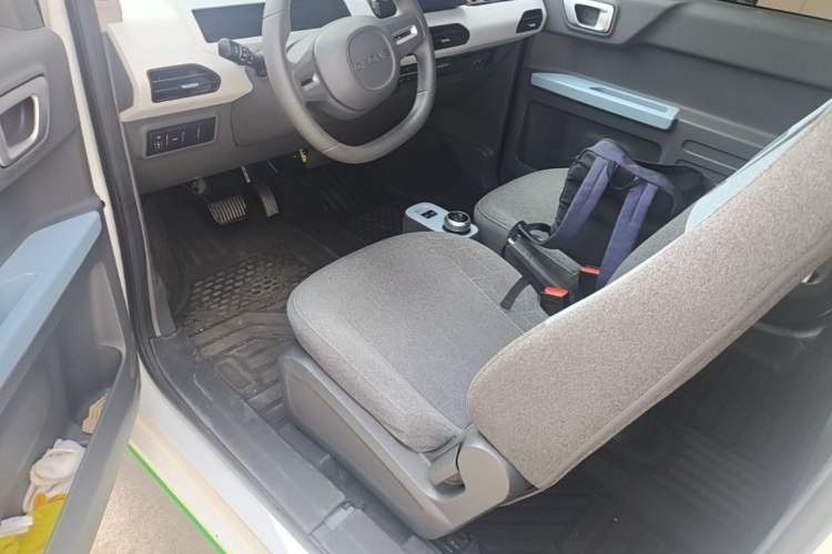 Used Geely Galaxy Panda 2024 Panda Mini 200km Endurance Bear Driver Seat