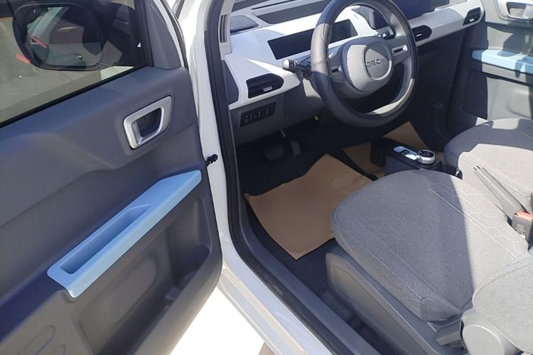 Used Geely Galaxy Panda 2024 Panda Mini 200km Endurance Bear Driver Seat