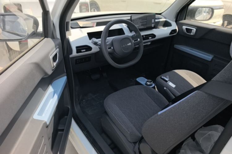 Used Geely Galaxy Panda 2024 Panda Mini 200km Endurance Bear Driver Seat