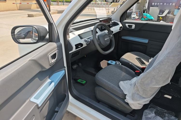 Used Geely Galaxy Panda 2024 Panda Mini 200km Endurance Bear Driver Seat