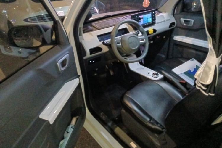 Used Geely Galaxy Panda 2024 Panda Mini 200km Endurance Bear Driver Seat