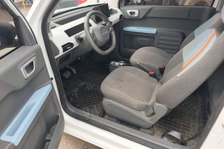 Used Geely Galaxy Panda 2024 Panda Mini 200km Endurance Bear Driver Seat