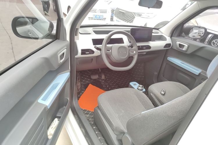 Used Geely Galaxy Panda 2024 Panda Mini 200km Endurance Bear Driver Seat