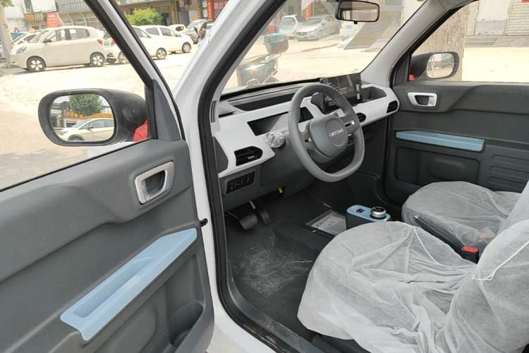 Used Geely Galaxy Panda 2024 Panda Mini 200km Endurance Bear Driver Seat