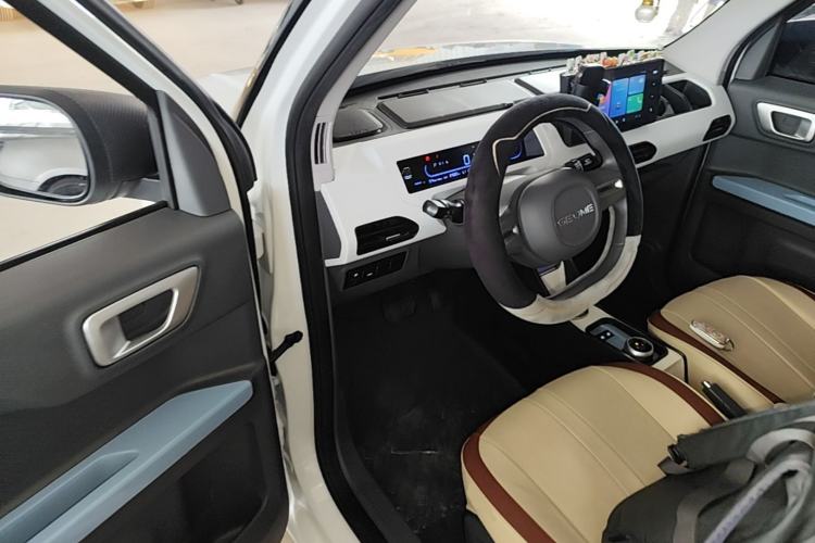 Used Geely Galaxy Panda 2024 Panda Mini 200km Endurance Bear Driver Seat