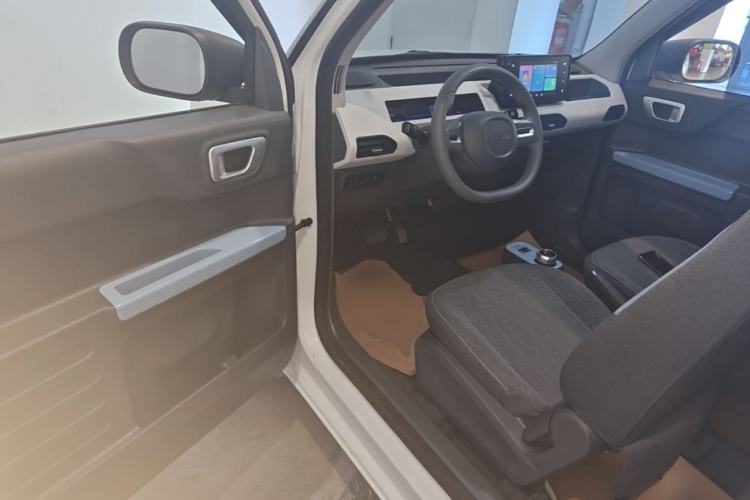 Used Geely Galaxy Panda 2024 Panda Mini 200km Endurance Bear Driver Seat