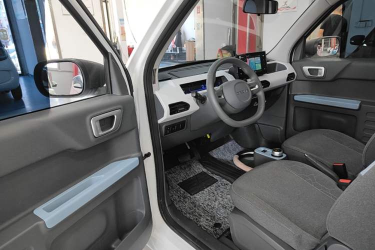 Used Geely Galaxy Panda 2024 Panda Mini 200km Endurance Bear Driver Seat
