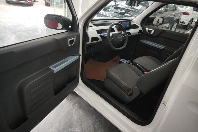 Used Geely Galaxy Panda 2024 Panda Mini 200km Endurance Bear Driver Seat