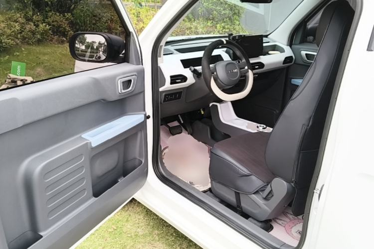 Used Geely Galaxy Panda 2024 Panda Mini 200km Endurance Bear Driver Seat