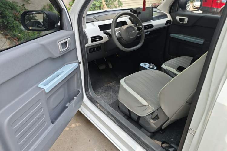 Used Geely Galaxy Panda 2024 Panda Mini 200km Endurance Bear Driver Seat