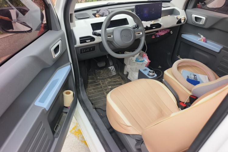 Used Geely Galaxy Panda 2024 Panda Mini 200km Endurance Bear Driver Seat