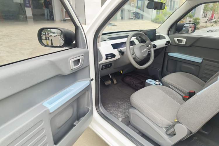 Used Geely Galaxy Panda 2024 Panda Mini 200km Endurance Bear Driver Seat