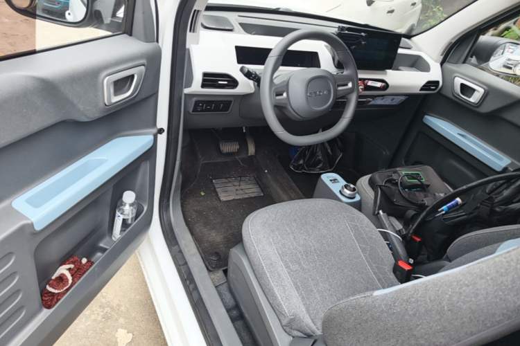 Used Geely Galaxy Panda 2024 Panda Mini 200km Endurance Bear Driver Seat
