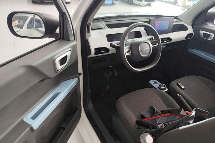 Used Geely Galaxy Panda 2024 Panda Mini 200km Endurance Bear Driver Seat