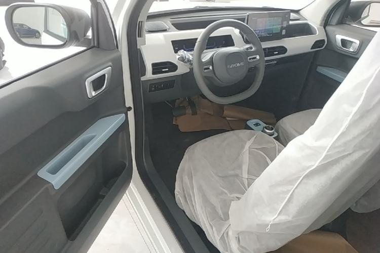 Used Geely Galaxy Panda 2024 Panda Mini 200km Endurance Bear Driver Seat
