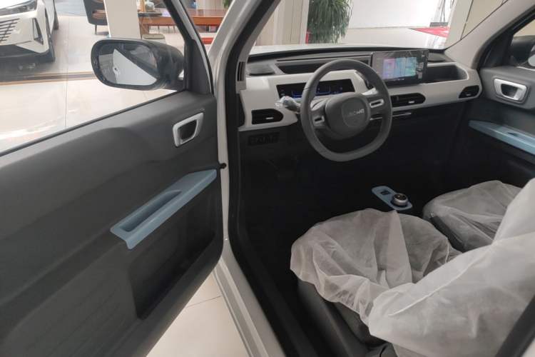 Used Geely Galaxy Panda 2024 Panda Mini 200km Endurance Bear Driver Seat