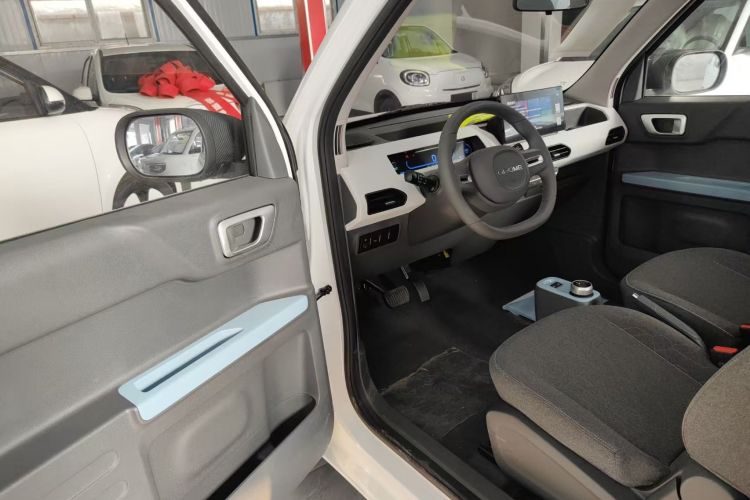 Used Geely Galaxy Panda 2024 Panda Mini 200km Endurance Bear Driver Seat