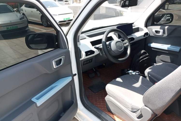Used Geely Galaxy Panda 2024 Panda Mini 200km Endurance Bear Driver Seat