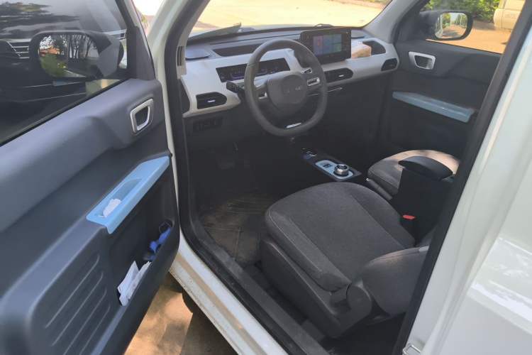 Used Geely Galaxy Panda 2024 Panda Mini 200km Endurance Bear Driver Seat