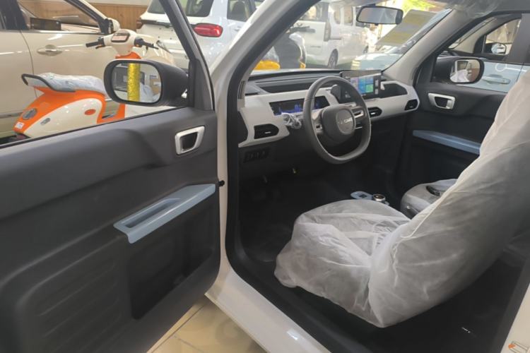 Used Geely Galaxy Panda 2024 Panda Mini 200km Endurance Bear Driver Seat