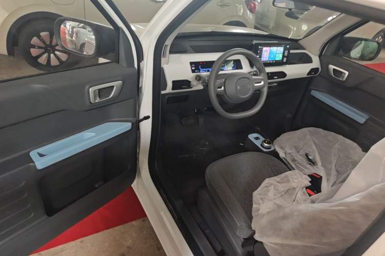 Used Geely Galaxy Panda 2024 Panda Mini 200km Endurance Bear Driver Seat