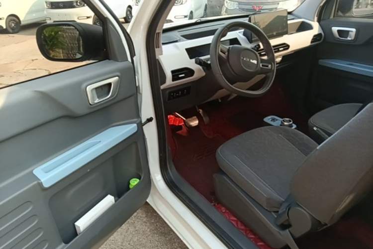 Used Geely Galaxy Panda 2024 Panda Mini 200km Dragon Edition Driver Seat