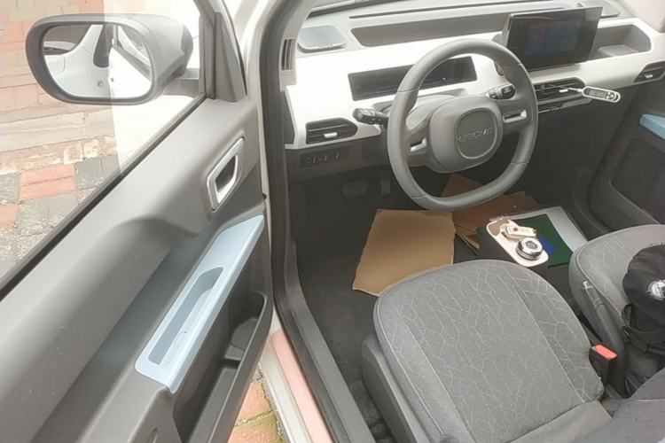 Used Geely Galaxy Panda 2024 Panda Mini 200km Endurance Bear Driver Seat