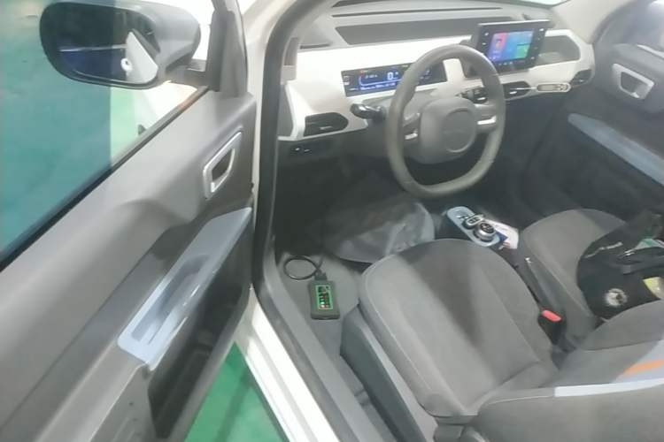 Used Geely Galaxy Panda 2024 Panda Mini 200km Endurance Bear Driver Seat
