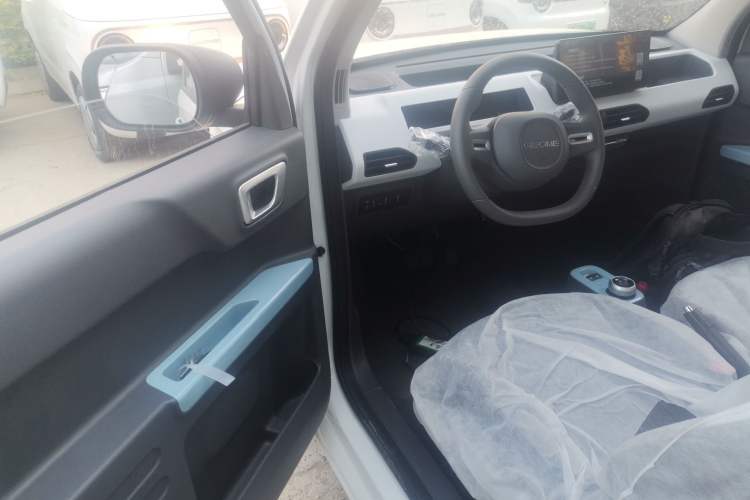 Used Geely Galaxy Panda 2024 Panda Mini 200km Endurance Bear Driver Seat