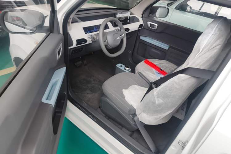 Used Geely Galaxy Panda 2024 Panda Mini 200km Longteng PRO Edition Driver Seat