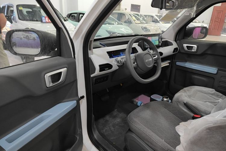 Used Geely Galaxy Panda 2024 Panda Mini 200km Endurance Bear Driver Seat