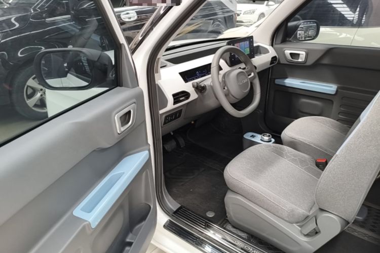 Used Geely Galaxy Panda 2024 Panda Mini 200km Endurance Bear Driver Seat