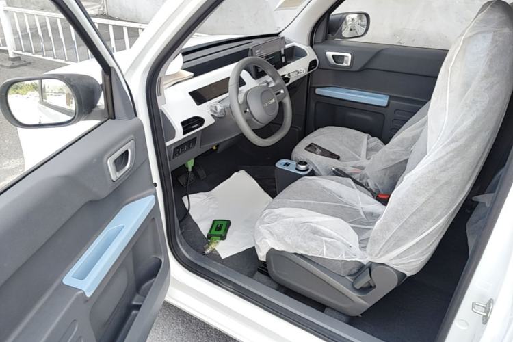 Used Geely Galaxy Panda 2024 Panda Mini 200km Endurance Bear Driver Seat