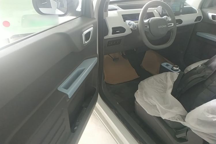 Used Geely Galaxy Panda 2024 Panda Mini 200km Endurance Bear Driver Seat