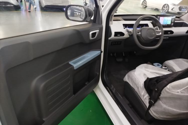 Used Geely Galaxy Panda 2024 Panda Mini 200km Endurance Bear Driver Seat