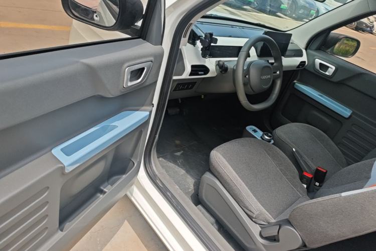 Used Geely Galaxy Panda 2024 Panda Mini 200km Endurance Bear Driver Seat