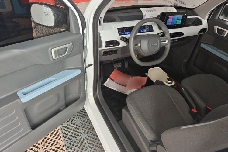Used Geely Galaxy Panda 2024 Panda Mini 200km Endurance Bear Driver Seat