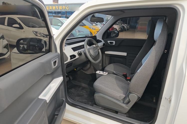 Used Geely Galaxy Panda 2024 Panda Mini 200km Endurance Bear Driver Seat